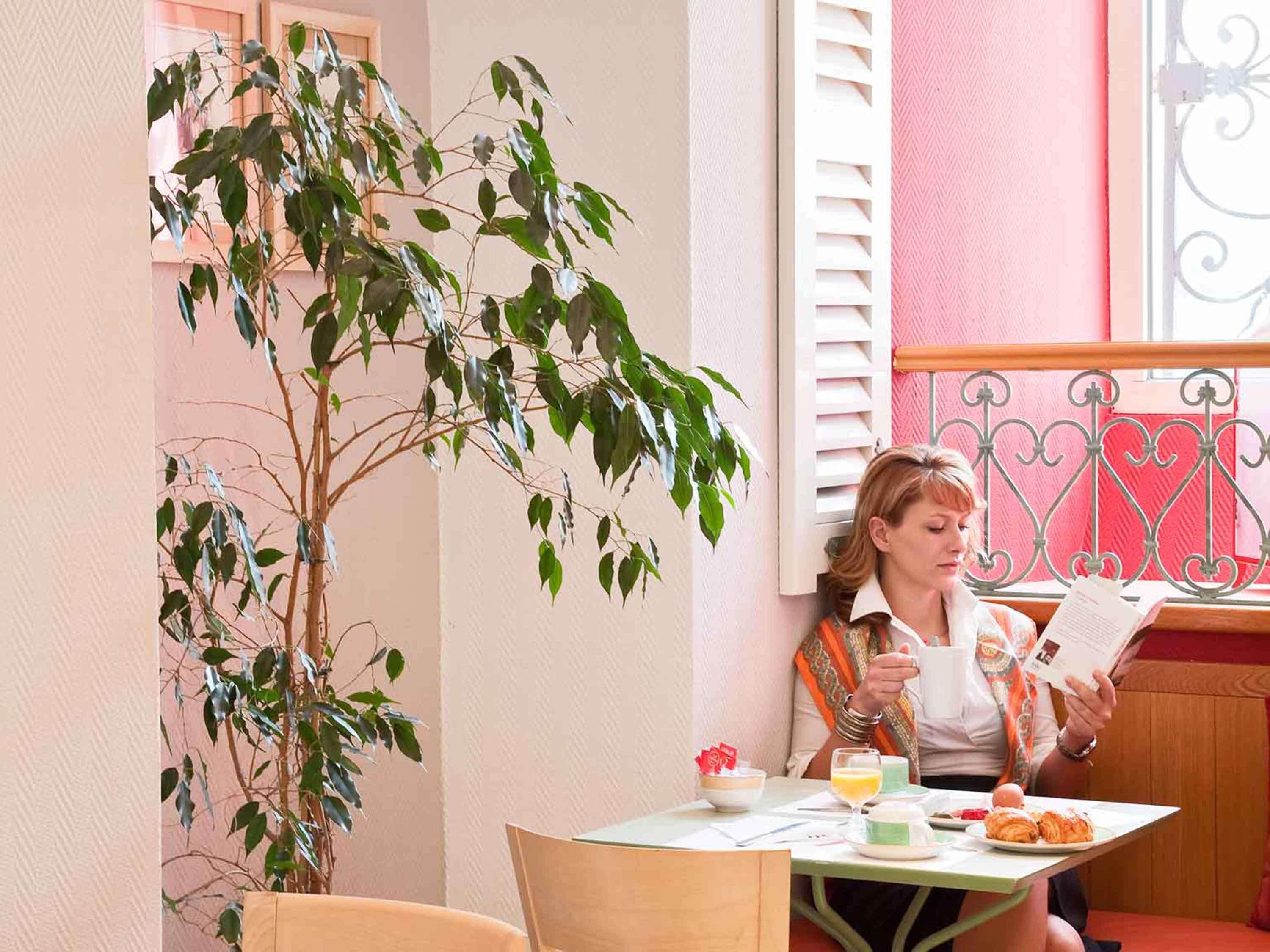 Mercure Marché Aux Fleurs Niza