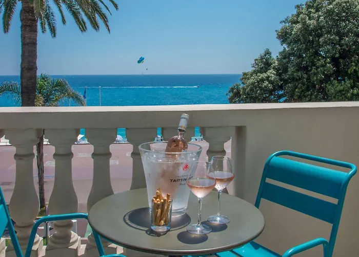 Mercure Nice Marche Aux Fleurs