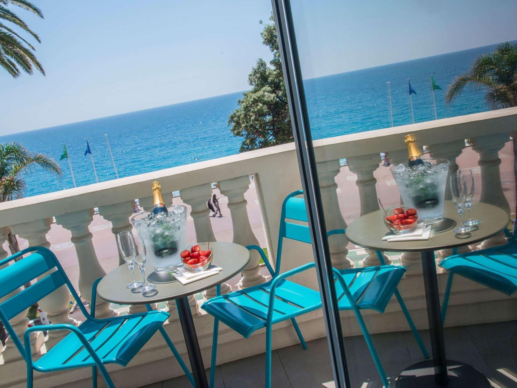 Hotel Mercure Marche Aux Fleurs 4*