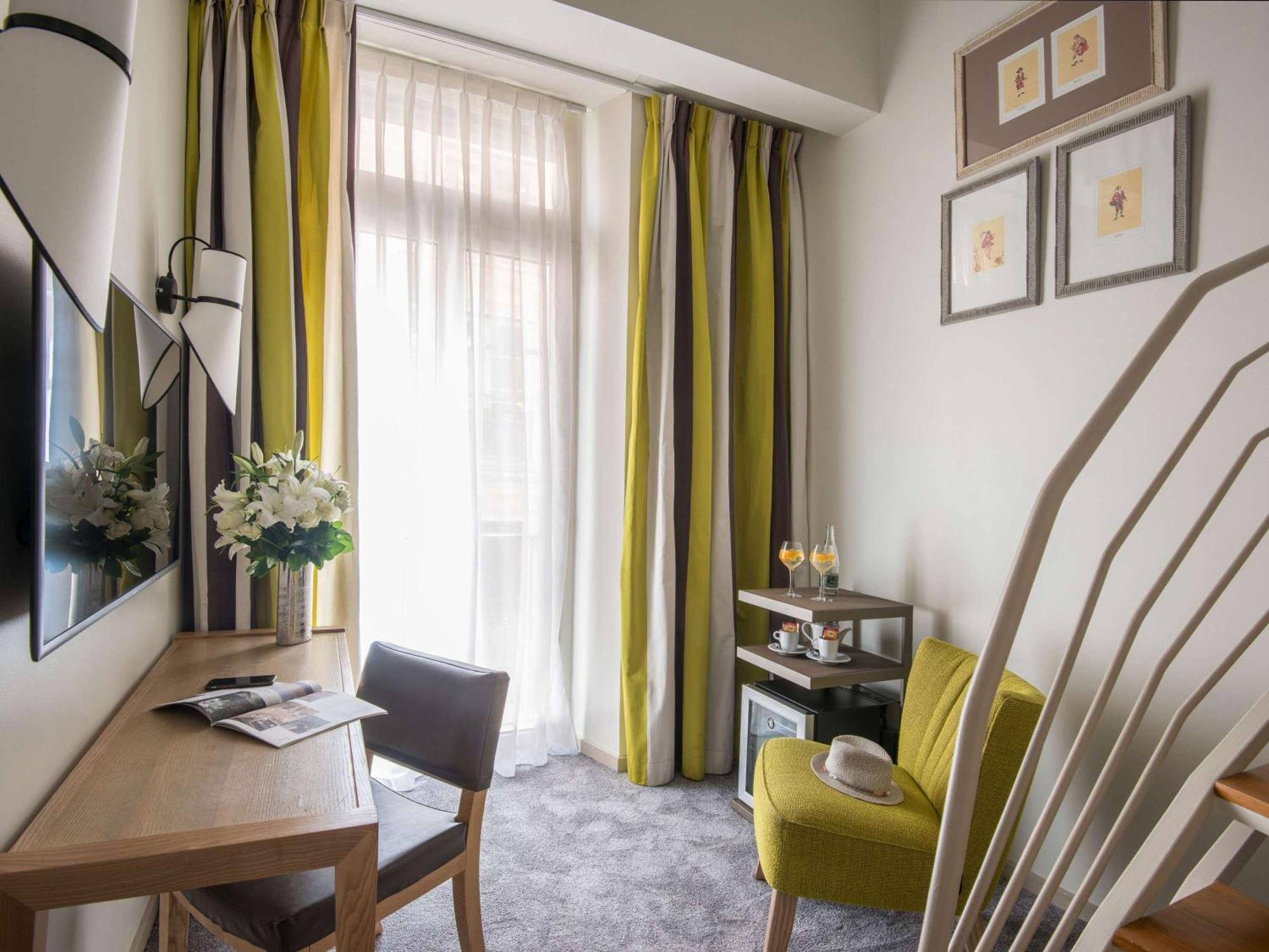 Mercure Marche Aux Fleurs Hotel 4*
